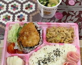 使い捨て容器に詰める差し入れ弁当…昼1作り方7写真