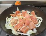 麺つゆで簡単！鶏むね肉のふんふわ親子丼！作り方2写真