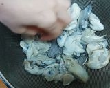 じゅわーと旨味広がる牡蠣と卵の中華風炒め作り方3写真