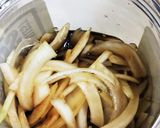 玉ねぎめんつゆ漬けを のせた アボカド作り方2写真