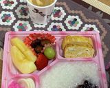 使い捨て容器に詰める差し入れ弁当…朝2作り方3写真