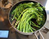 春菊に鰹節とポン酢をかけるだけ!作り方1写真