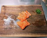 おつまみに★塩昆布サーモン作り方1写真