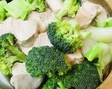 鶏肉とブロッコリー●根菜シチュー鍋作り方2写真