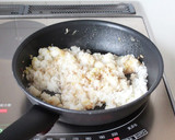 簡単手軽な【カニカマと卵の炒飯】作り方4写真