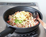 簡単手軽な【カニカマと卵の炒飯】作り方6写真
