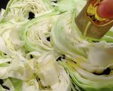 野菜の旨み凝縮！キャベツのオイル蒸し作り方3写真