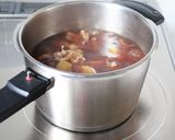 圧力鍋で柔らか【牛すじと大根の甘辛煮】作り方6写真