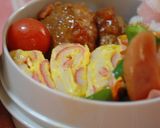 お弁当❤カニカマ入り卵焼き作り方4写真
