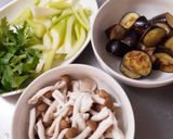 ワインに合う♪牛肉とセロリのバジル炒め作り方1写真