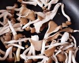ワインに合う♪牛肉とセロリのバジル炒め作り方2写真