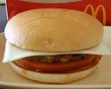 持ち帰りバーガーでトマトチーズバーガー作り方4写真