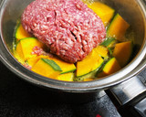かぼちゃとひき肉で☺　超簡単煮物作り方3写真