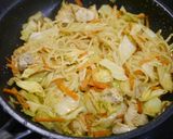 簡単！カレー焼きそばクリーミーまん作り方1写真
