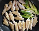 手羽先と葱の簡単オイスター照り焼き。作り方4写真