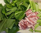 小松菜と豚バラ肉のラーメン作り方1写真