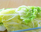 白菜の葉先を使って海苔と和からし和え♪作り方1写真