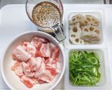 焼肉用の豚バラ肉と冷凍の蓮根の甘辛炒め作り方1写真