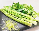 手が止まらない！セロリの超～簡単浅漬け♪作り方1写真