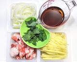 千切りにした生姜で豚こま肉の生姜焼き作り方1写真