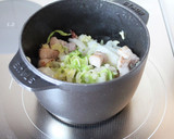手軽に【塩塗し白菜と豚の味噌スープ】作り方3写真