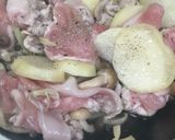 豚肉としめじとじゃがいものオイスター炒め作り方2写真