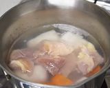 味付けは塩麴と塩 鶏肉と里芋の塩麴スープ作り方2写真