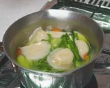 野菜たっぷり中華スープの水餃子作り方4写真