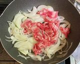 簡単・牛バラ肉と玉ねぎの甘辛炒め作り方2写真