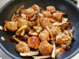鶏団子ときのこの甘酢あん