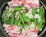 ニラとキャベツの豚バラ鍋@醤油仕立て☆作り方8写真