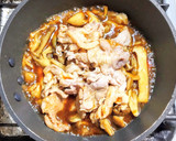 豚こま肉とキノコの洋風みそバター炒め作り方5写真