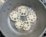豚バラ肉とレンコンとピーマンのカレー炒め作り方3写真