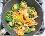 豚バラ肉とレンコンとピーマンのカレー炒め作り方6写真