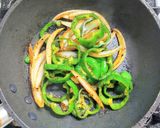 豚バラ肉とレンコンとピーマンのカレー炒め作り方5写真