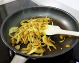チキンとほうれん草のカレークリーム煮。作り方4写真