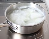 臭み無く柔らかに【ぶり大根】作り方2写真