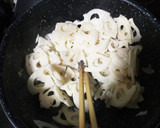 簡単！れんこんのマヨネーズ炒め作り方3写真