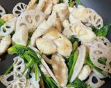 たっぷりほうれん草と鶏むね肉レンコン炒め作り方5写真