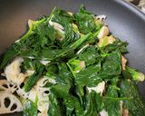 たっぷりほうれん草と鶏むね肉レンコン炒め作り方6写真