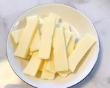 おつまみやパーティにも！簡単チーズ春巻き作り方2写真