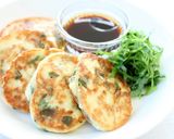 ふわふわ【豆腐の丸め焼き（大葉＆ごま）】作り方5写真