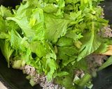 セロリの葉とひき肉の簡単エスニック炒め作り方6写真