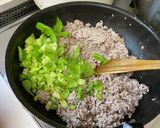 セロリの葉とひき肉の簡単エスニック炒め作り方5写真