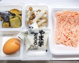 鶏ひき肉とナスとトロロのチーズ焼き作り方1写真