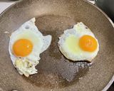 目玉焼きのっけひき肉ライス丼作り方1写真