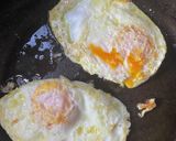 ブルーチーズと目玉焼きの春巻き作り方1写真