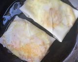 ブルーチーズと目玉焼きの春巻き作り方3写真
