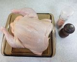 ダッチオーブンで丸鶏の蒸し焼き♪作り方1写真