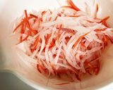 子ども、お年寄りでも食べ易い紅白なます作り方1写真